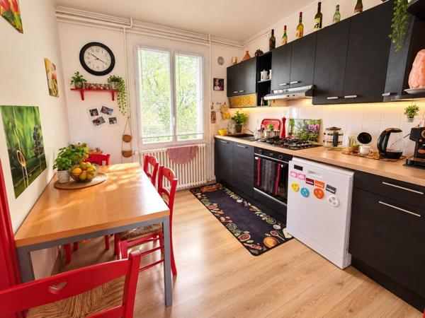 Maison à LA ROCHE-SUR-YON, 85000 - 5 pièces 81m²