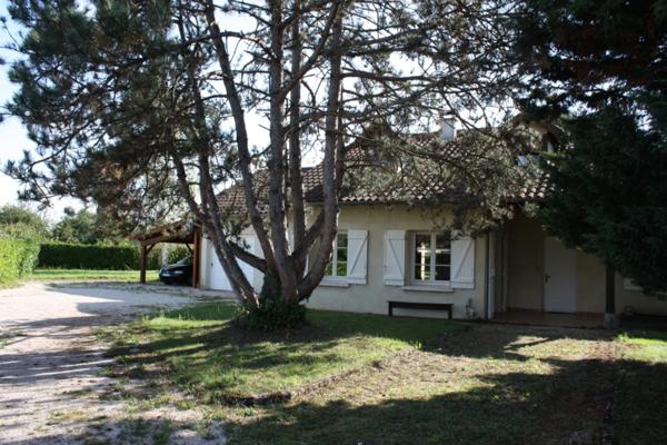 Maison à vendre 7 pièces proche de CUISERY (71) Maison au calme 200m2 - 5 chambres sur 3064m2 de terrain clos à 268 000 €