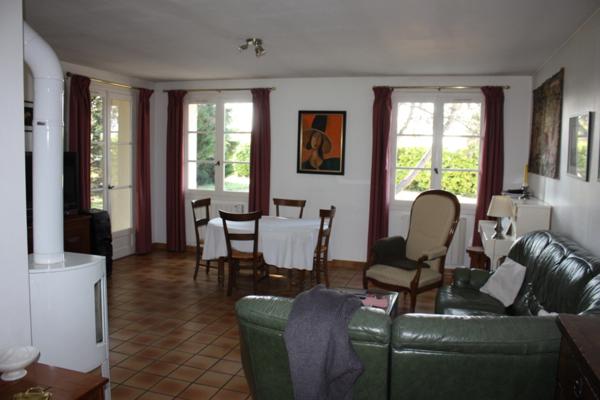 Maison à vendre 7 pièces proche de CUISERY (71) Maison au calme 200m2 - 5 chambres sur 3064m2 de terrain clos à 268 000 €