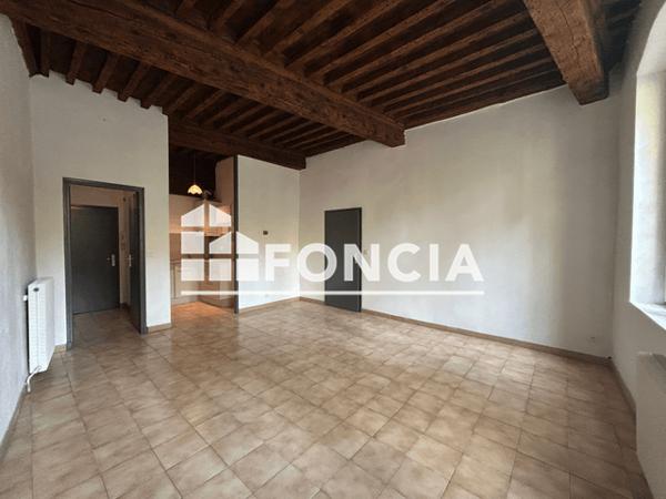 Location Appartement 2 pièces 52.23 m² - 9 PLACE AUX HERBES Uzes 30700