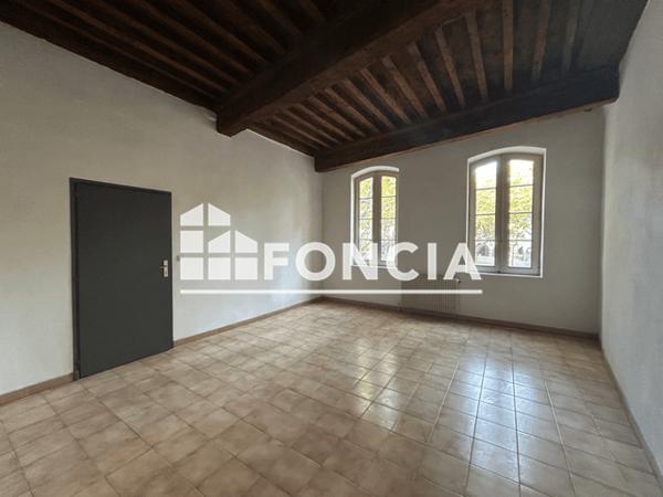 Location Appartement 2 pièces 52.23 m² - 9 PLACE AUX HERBES Uzes 30700