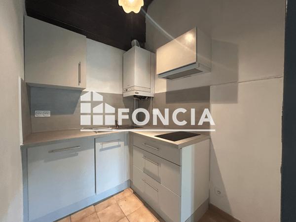 Location Appartement 2 pièces 52.23 m² - 9 PLACE AUX HERBES Uzes 30700