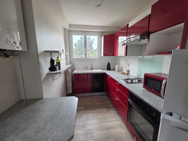 LAVAL appt T3 meublé de 64 m²