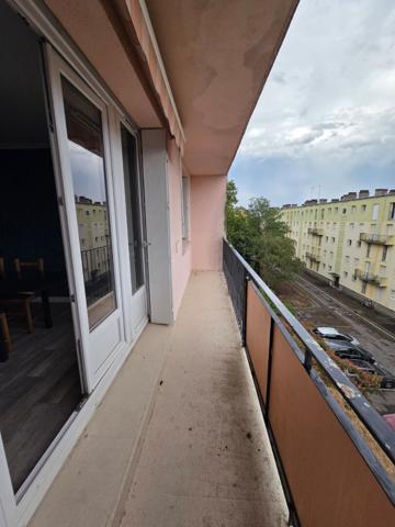 LAVAL appt T3 meublé de 64 m²