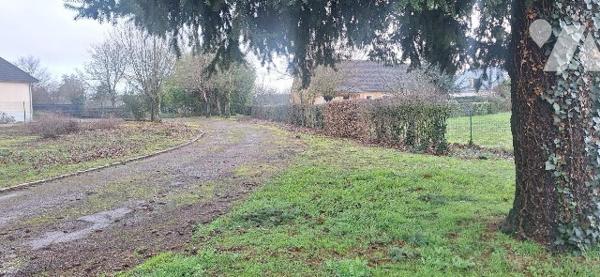 TERRAIN A CONSTRUIRE VIABILISE proche centre bourg