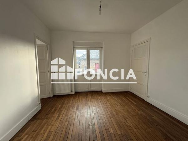 Location Appartement 4 pièces 82 m² - ANGLE 9 FBG PIERRE/8 RUE DE MA Charleville Mezieres 08000