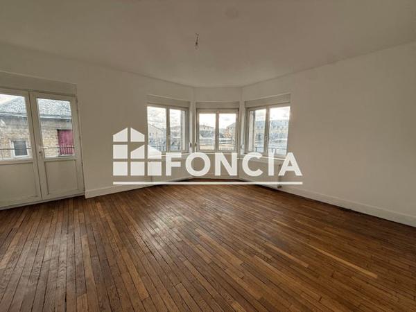 Location Appartement 4 pièces 82 m² - ANGLE 9 FBG PIERRE/8 RUE DE MA Charleville Mezieres 08000