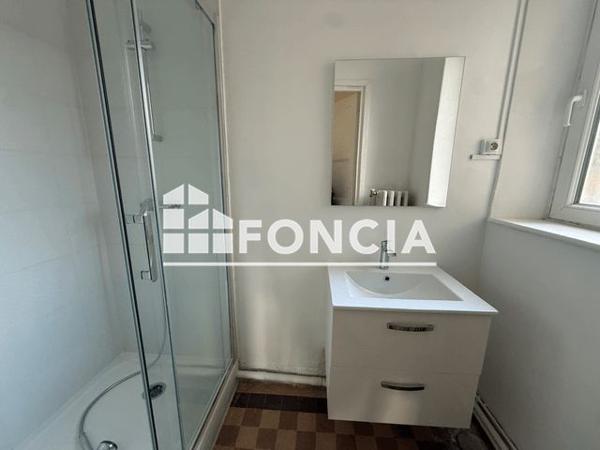 Location Appartement 4 pièces 82 m² - ANGLE 9 FBG PIERRE/8 RUE DE MA Charleville Mezieres 08000