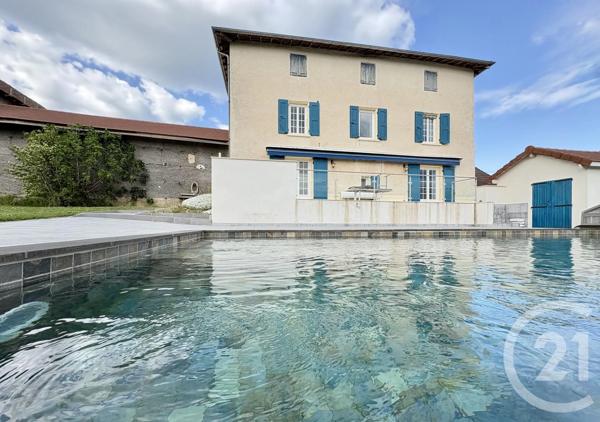 Maison à vendre  6 pièces - 179,50 m 2   ST CLAIR DE LA TOUR  - 38