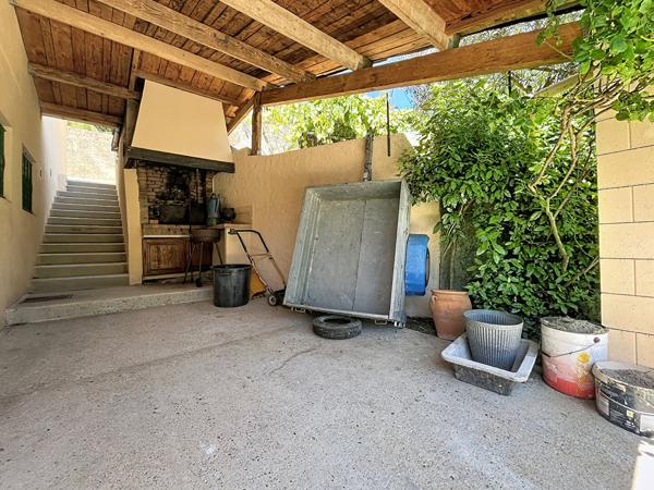Ardèche - Maison lumineuse avec piscine et vue
