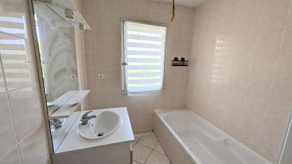 Location - Maison Saint-Pont 03110 4 pièces 91 m 2