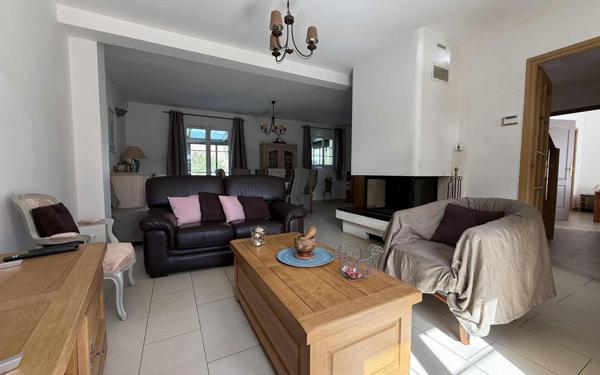 Maison à vendre    5 pièces • 145,27 m2 Estrées-Saint-Denis