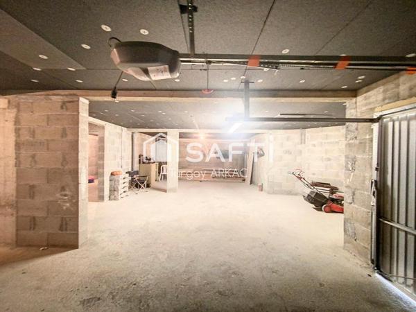 Découvrez le Charme Exceptionnel de cette Maison de 2010, Surplombant La Tour du Pin