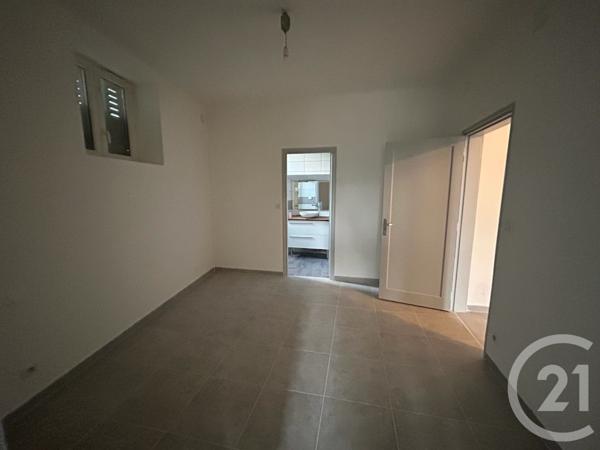 Immeuble à vendre  480,94 m2 ST HILAIRE DE BRETHMAS - 30