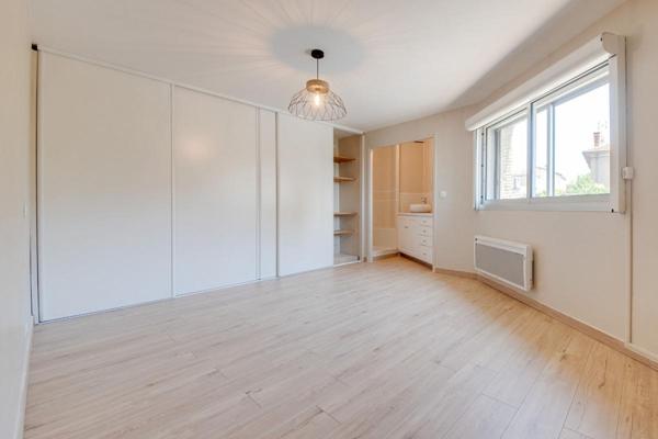 84200 CARPENTRAS - Murs  locaux professionnels 126 m2