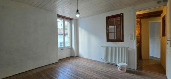 Maison 136.52 m² , 2 chambres, dépendances et jardin