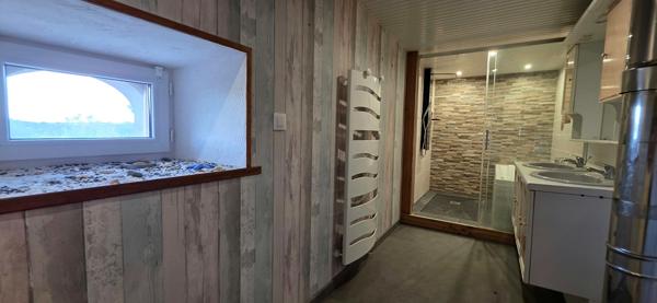 Maison 136.52 m² , 2 chambres, dépendances et jardin