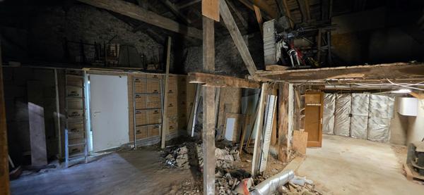 Maison 136.52 m² , 2 chambres, dépendances et jardin