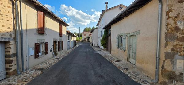 Maison 136.52 m² , 2 chambres, dépendances et jardin
