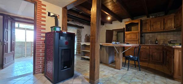 Maison 136.52 m² , 2 chambres, dépendances et jardin