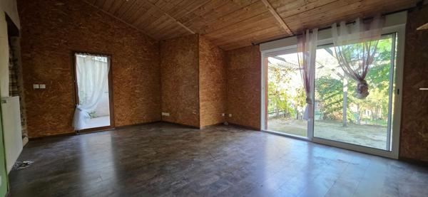 Maison 136.52 m² , 2 chambres, dépendances et jardin