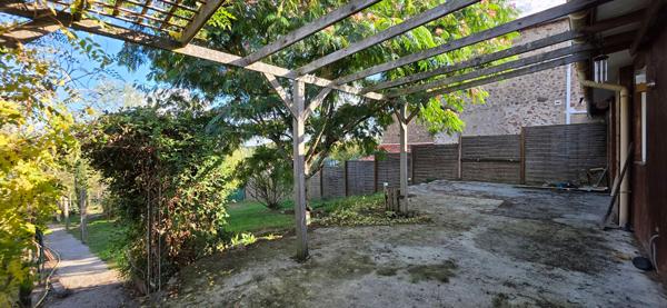 Maison 136.52 m² , 2 chambres, dépendances et jardin