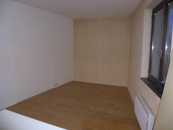 Appartement à louer    2 pièces •  Saint-Étienne-de-Saint-Geoirs