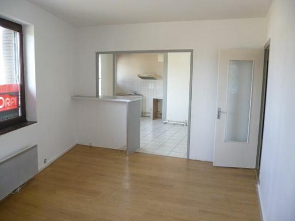 Appartement à louer    2 pièces •  Saint-Étienne-de-Saint-Geoirs