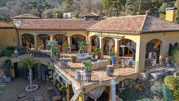 Palais au coeur du var