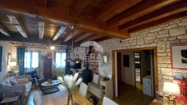 Maison individuelle des années 1980 en campagne proche de Montpon Ménestérol.