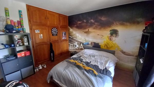 Maison individuelle des années 1980 en campagne proche de Montpon Ménestérol.