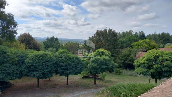 Maison individuelle des années 1980 en campagne proche de Montpon Ménestérol.