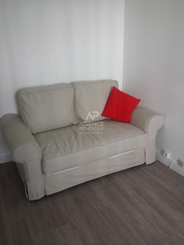 "Versailles Clagny" Studio meublé et équipé de 20m² au rez de chaussée d'un immeuble semi-récent ! Loyer 690 €/mois charges comprises **  - Référence  28082