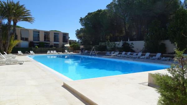 Beau studio avec Loggia fermée et piscine - Le Lavandou (83)