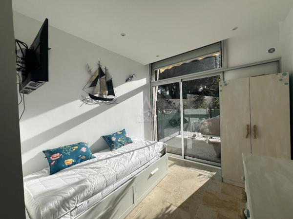 Beau studio avec Loggia fermée et piscine - Le Lavandou (83)