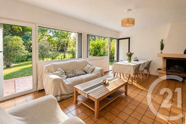 Maison à vendre  5 pièces - 106,19 m 2   EYSINES  - 33