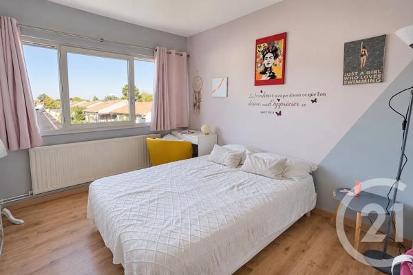 Maison à vendre  5 pièces - 106,19 m 2   EYSINES  - 33