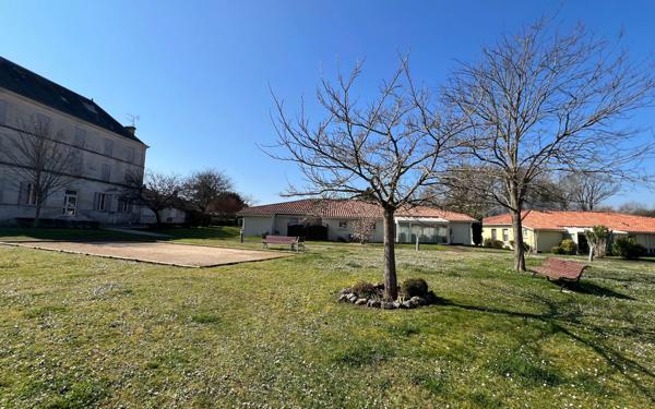 Maison à vendre    3 pièces •  Meursac