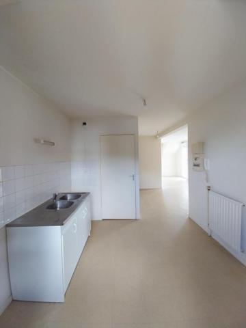 BEAU T4 AVEC BALCON Blain
