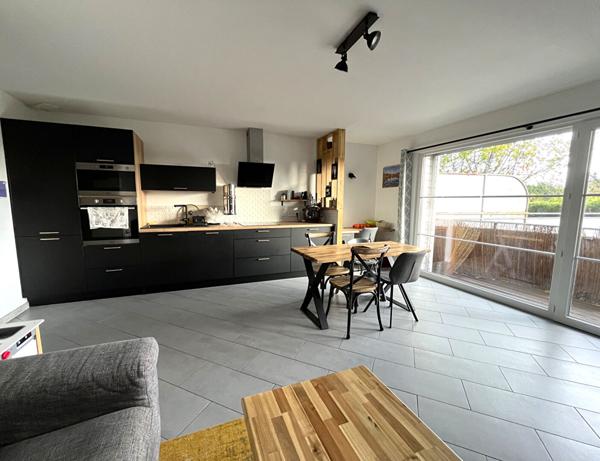 Appartement, 2 chambres, balcon, 2 places de parking