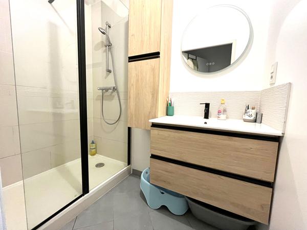 Appartement, 2 chambres, balcon, 2 places de parking