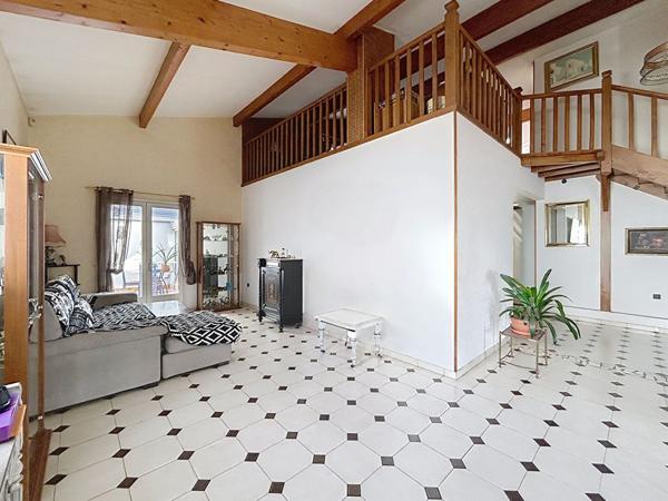 Maison à vendre à Bordeaux Caudéran - 9 pièces avec fort potentiel