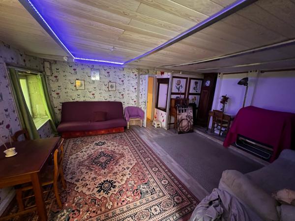 PROPRIÉTÉ de 300m² hab et DEPENDANCES dans PARC 2550m²