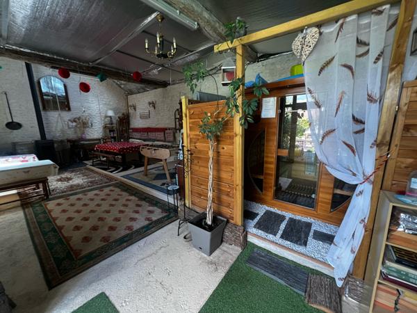 PROPRIÉTÉ de 300m² hab et DEPENDANCES dans PARC 2550m²