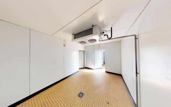 Maison à vendre    2 pièces • 330 m2 Castelnau-d'Estrétefonds