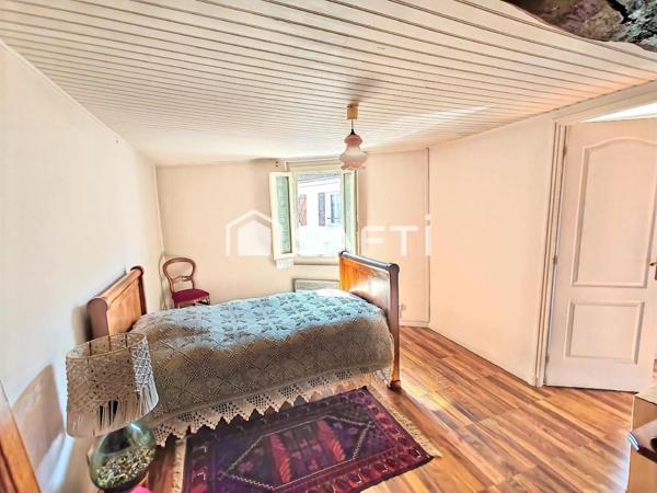 Maison de 106M2 ,4 pièces ,cave, cour extérieur