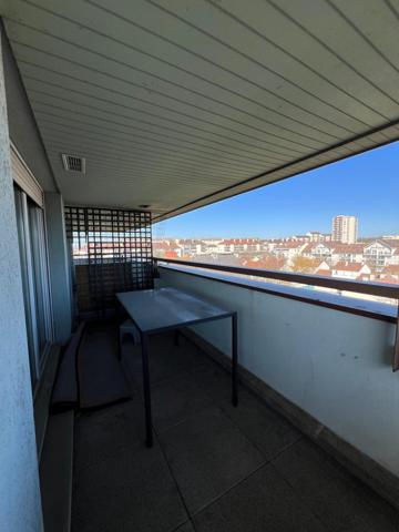 SUPERBE DUPLEX PLEIN CENTRE VILLE