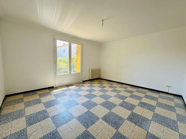 APPARTEMENT 3 CHAMBRES AVEC GARAGE INDIVIDUEL ET JARDIN COMMUN