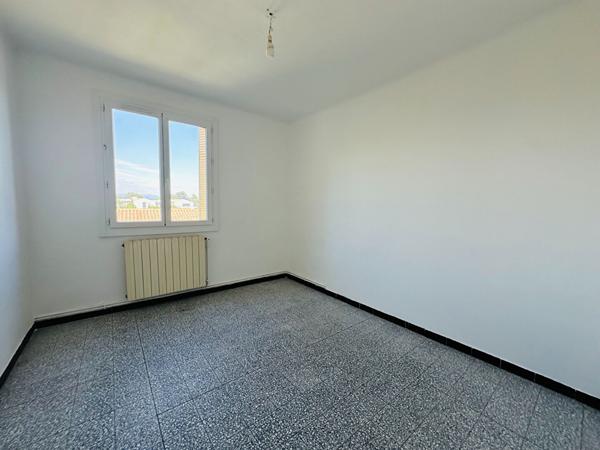 APPARTEMENT 3 CHAMBRES AVEC GARAGE INDIVIDUEL ET JARDIN COMMUN