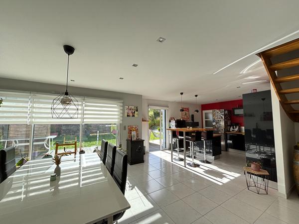 Maison contemporaine à vendre à Bourgbarré - 4 chambres, 172 m²